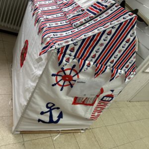 Tolles Spielhaus mit rutschfester Decke