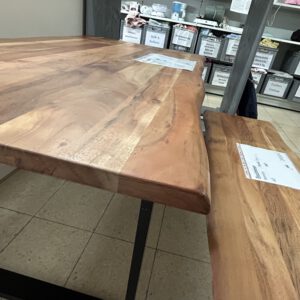 Neuwertiger Esszimmertisch mit Bank